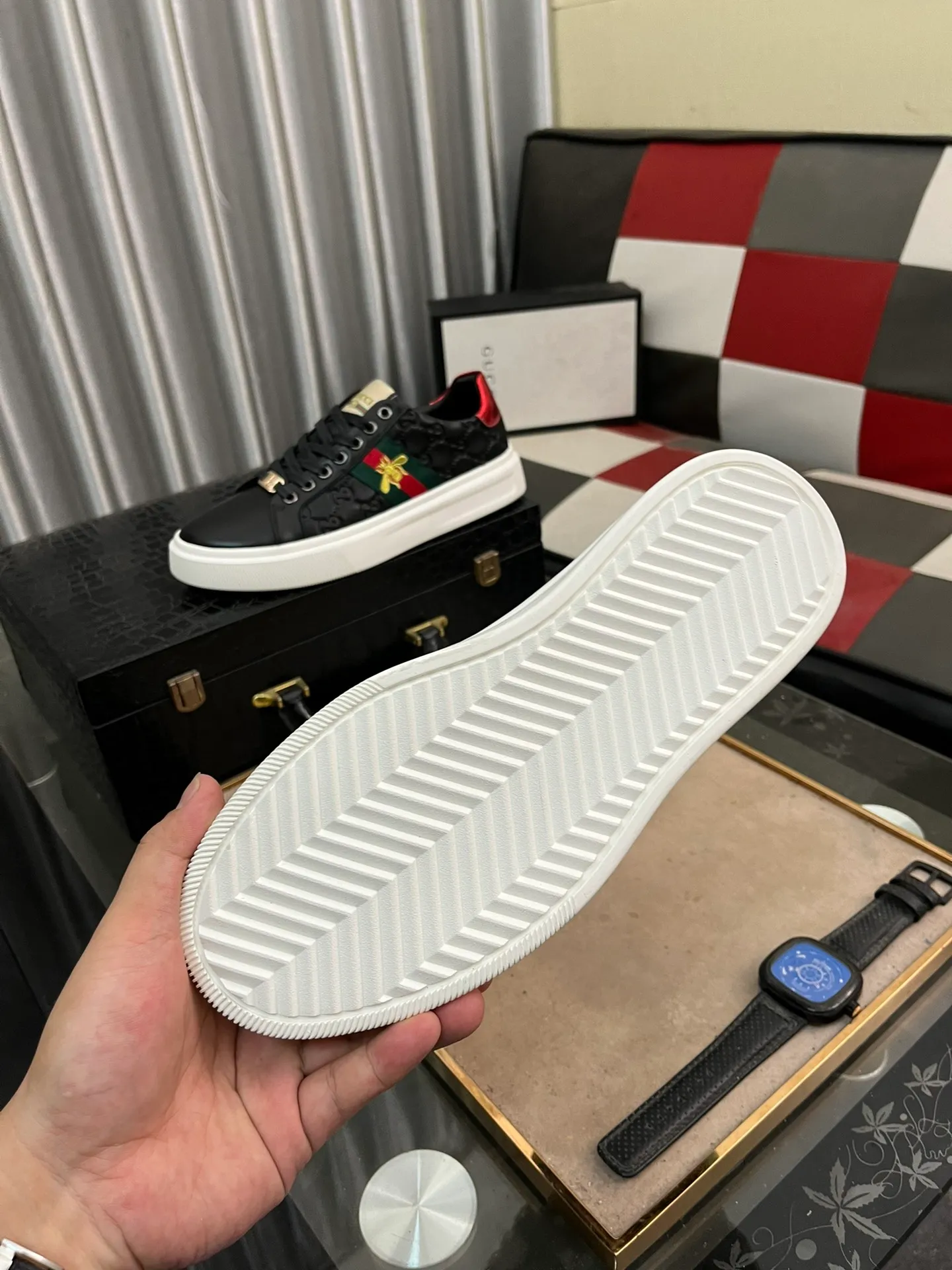 Men's shoes💰400⌚️⌚️[GUCCI] Gucci men's casual shoes are absolutely popular🔥The ultimate matching item for trendy men! The charm of super texture is irresistible, the main recommendation, the flower leather color is bright! The upper is made of high-quality cowhide + brand printed fabric, sheepskin feet, wear-resistant rubber sole, noble and elegant! Extremely comfortable🎁🎁You can be as handsome as you want💪 38-442️⃣colors available